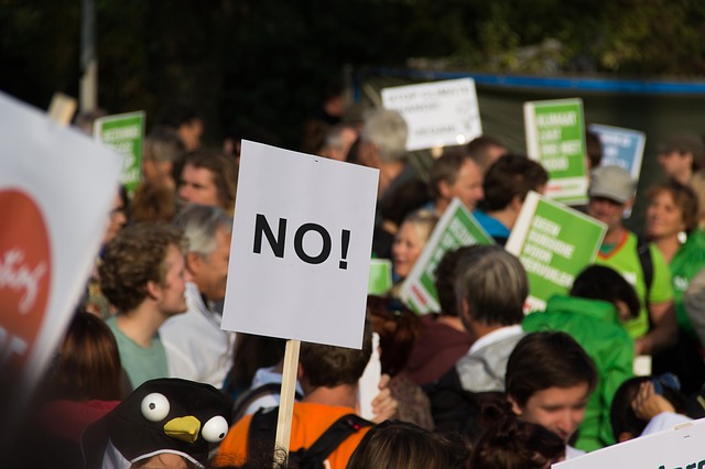 Nach Darstellung des Dachverbandes werden insbesondere die Beziehungen zum Lebensmitteleinzelhandel (LEH) durch die Proteste empfindlich gestört. (Symbolbild pixabay)