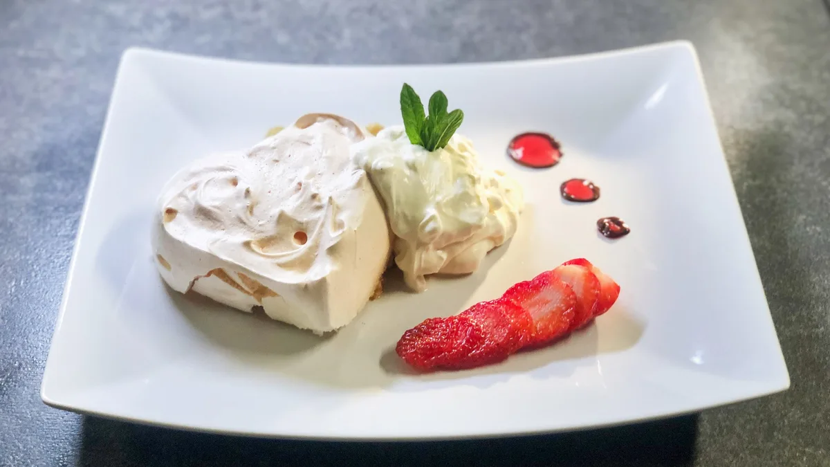 Dessert_quer Monika Nauer Menue Landfrauenküche