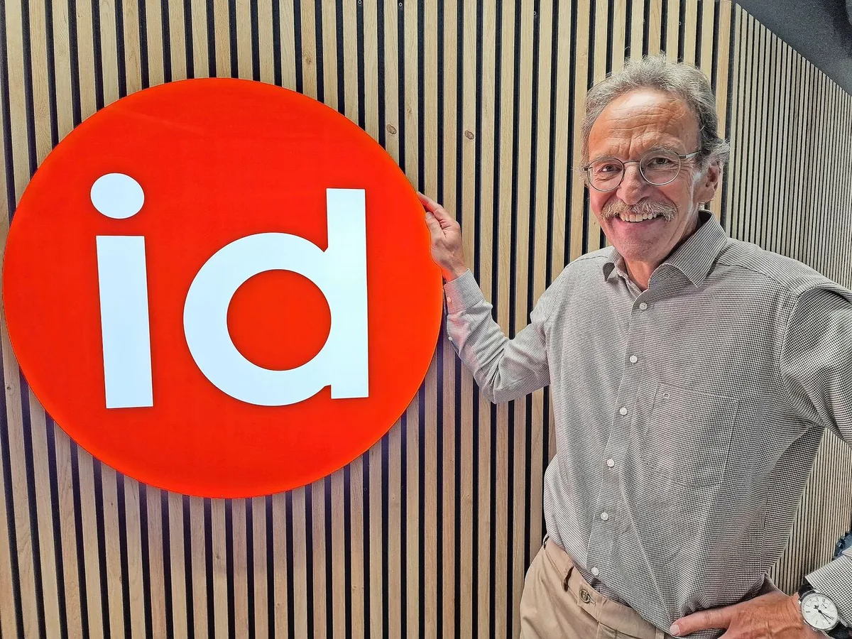 23ba48c7051bd6eeda9314ddb181b8a2d7ecb80223e67e46d2127a7e17ed1cc1 Mandfred Bötsch wird Ende August die Identitas AG zum zweiten Mal verlassen. Er hat den Weg der Plattform entscheidend geprägt.