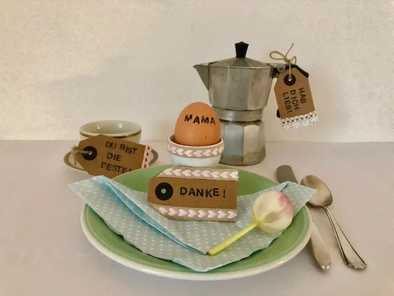 36116a87c32ac008a0adf224d98513b913e909cb Am Muttertag dem Mami danke sagen, z. B. mit kleine Nachrichten am Frühstückstisch. (Bild Esther Thalmann)