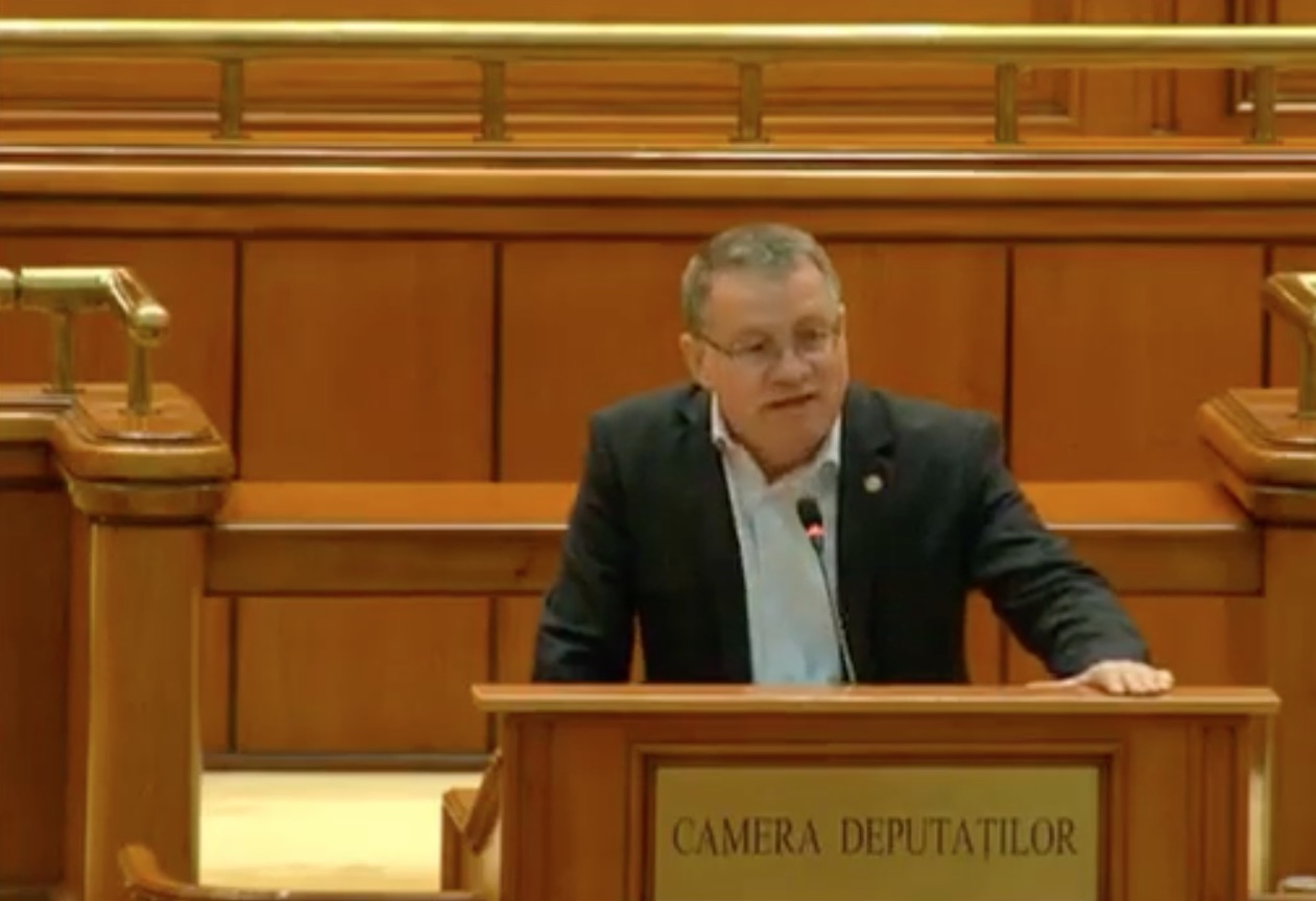 Der promovierte Veterinärmediziner war für einige Jahre Vizerektor der Agrar- und Veterinärmedizinischen Universität von Cluj-Napoca. (Bild Youtube Parlamentul Romaniei Camera Deputatilor)