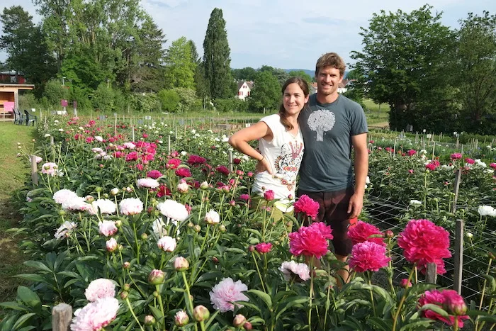eb1f3d82853082b2521422a96cc4407a757cf48b Samuel und Evelyne Mathis bewirtschaften ein Blumenfeld, auf dem sich die Kunden selbst bedienen können. (Bilder zVg)