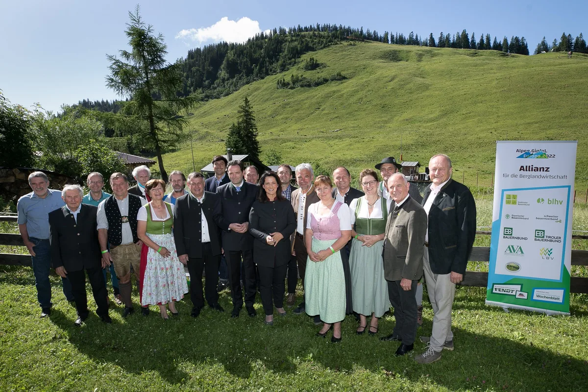 Gruppenfoto_1_ Die Bewirtschaftung der Alpen soll eine Zukunft haben
