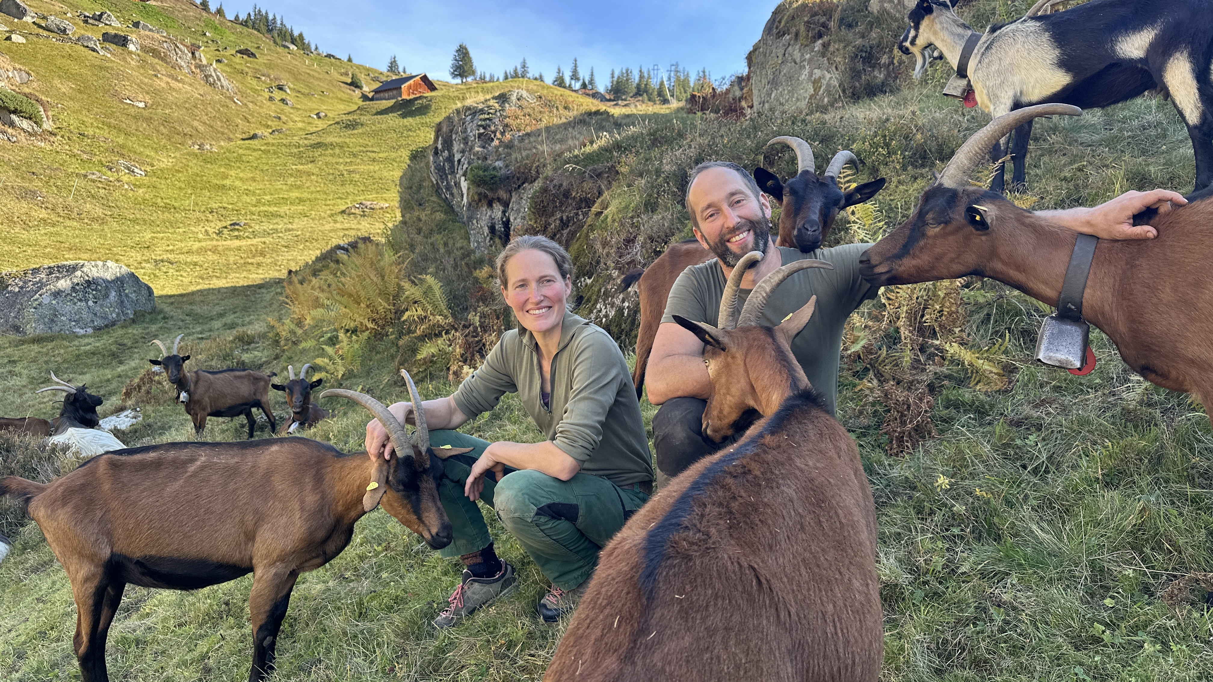 Christian und Lydia Näf bewirtschaften das Geissenparadies auf 1600 Metern Höhe.