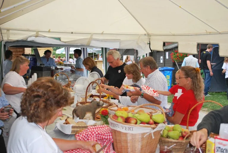 55abace086bf802c33d072e693b4c62a59e9b659 Die Vorbereitungen für den diesjährigen 1. August-Brunch sind in vollem Gange. (Bild lid)