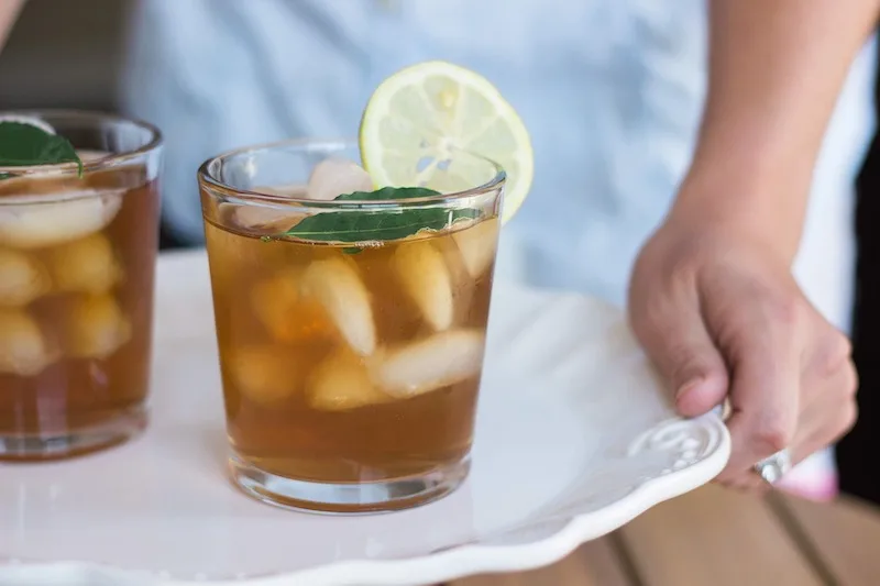 Zum Abkühlen im Sommer ein «Cold Brew Tea». (Symbolbild Pixabay)