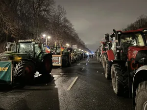 Die ersten Traktoren formierten sich schon mitten in der Nacht.