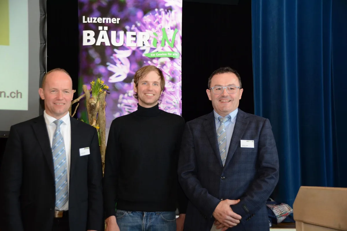 66a32a86119e6ad7b8ab52ad73fd13fb74f7a20d Bildlegende: Präsident Kobi Lütolf, das neue Vorstandsmitglied Christian Galliker und Geschäftsführer Stefan Heller (v.l.n.r). (Bild ag)