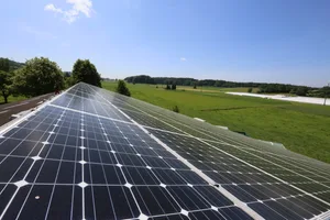 Photovoltaik wird mit 470 Mio Franken weiter unterstützt. Eine Investition lohnt sich für Landwirte mit hohem Stromverbrauch. (Bild AgroCleanTech)