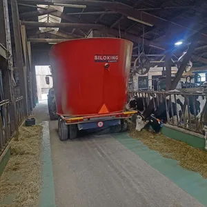Landwirt Ueli Kuhn hat in seinem Futtermischwagen einen Magneten verbaut, der Metallstücke aus dem Futter fischt.