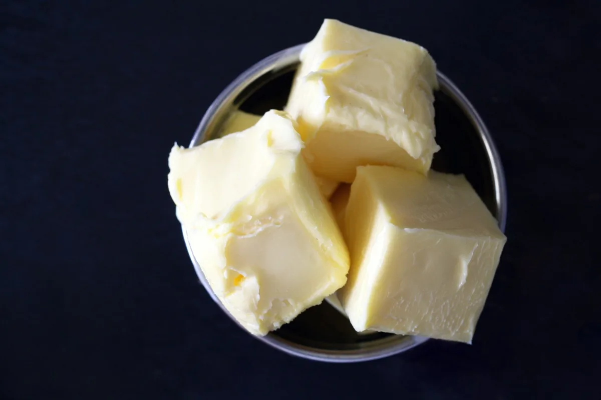 Der Weltmarktpreis für Milch steigt – C-Milchpreis reagiert auf tiefem Niveau