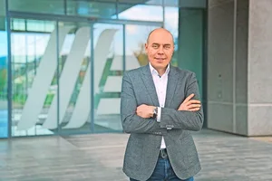 Die Ansage ist klar: Aldi Suisse will Marktvolumen gewinnen. Mit tiefen Preisen, schlanken Strukturen und langjährigen Partnerschaften mit den Bauern soll das gelingen. CEO Jérôme Meyer fordert die Landwirte auf: «Es ist wichtig, dass die Produzenten hart bleiben, auf ihre Preise und Qualität bestehen.»