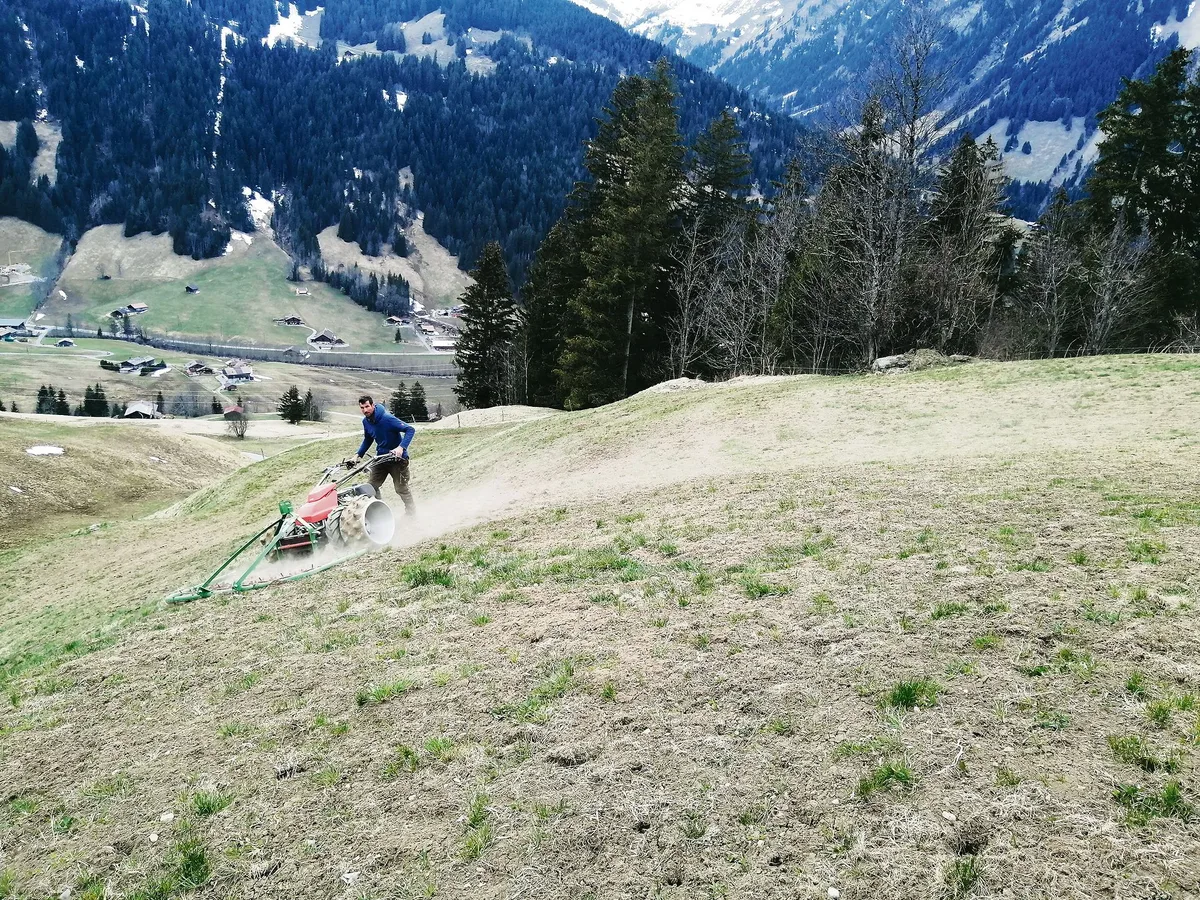 7ea2eacd3349bb0ec5913e909018623860901526 Der Lehrmeister von Toni Bergmann: «Er eggte so lange, bis er eine riesige Blase an den Fersen hatte.» (Bild Toni Bergmann)