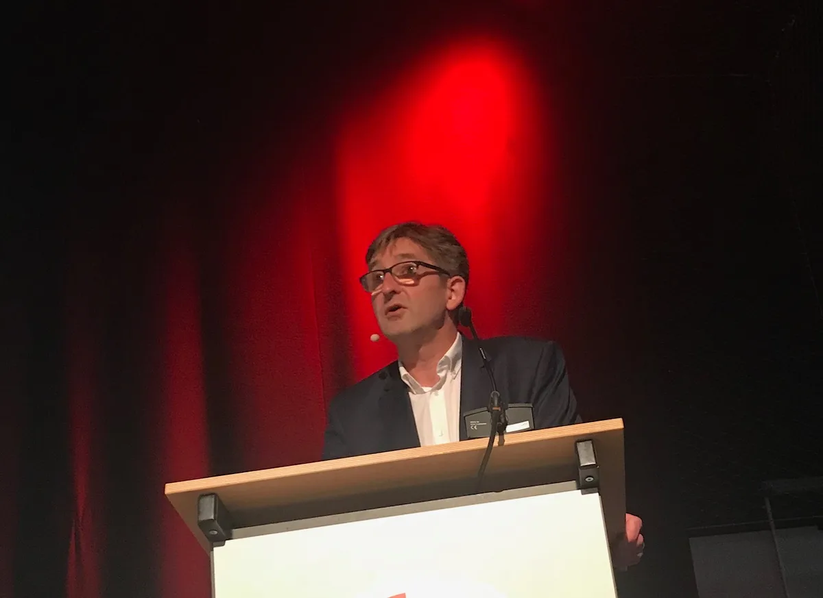 4702841b588789a2506de26b15ad9f58e4954d53 Markus Schlagenhof bei seinem Referat vor den IP-Bauern. (Bild akr)