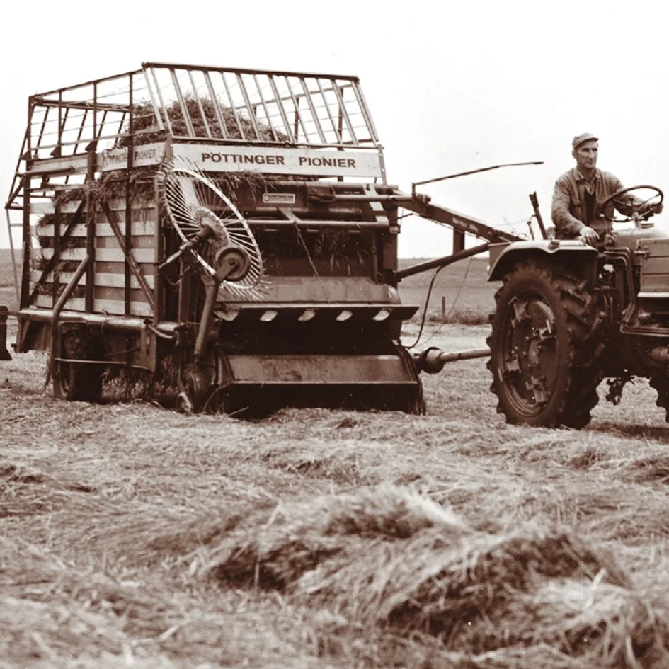 poettinger-ladewagen-pionier-lja 150 Jahre Pöttinger Landtechnik: Ein Blick in die Firmengeschichte