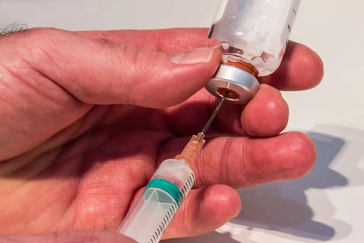 injection-gad95eba56_1920 Beim Einsatz gegen Antibiotikaresistenzen sind Industrie und Politik gefragt