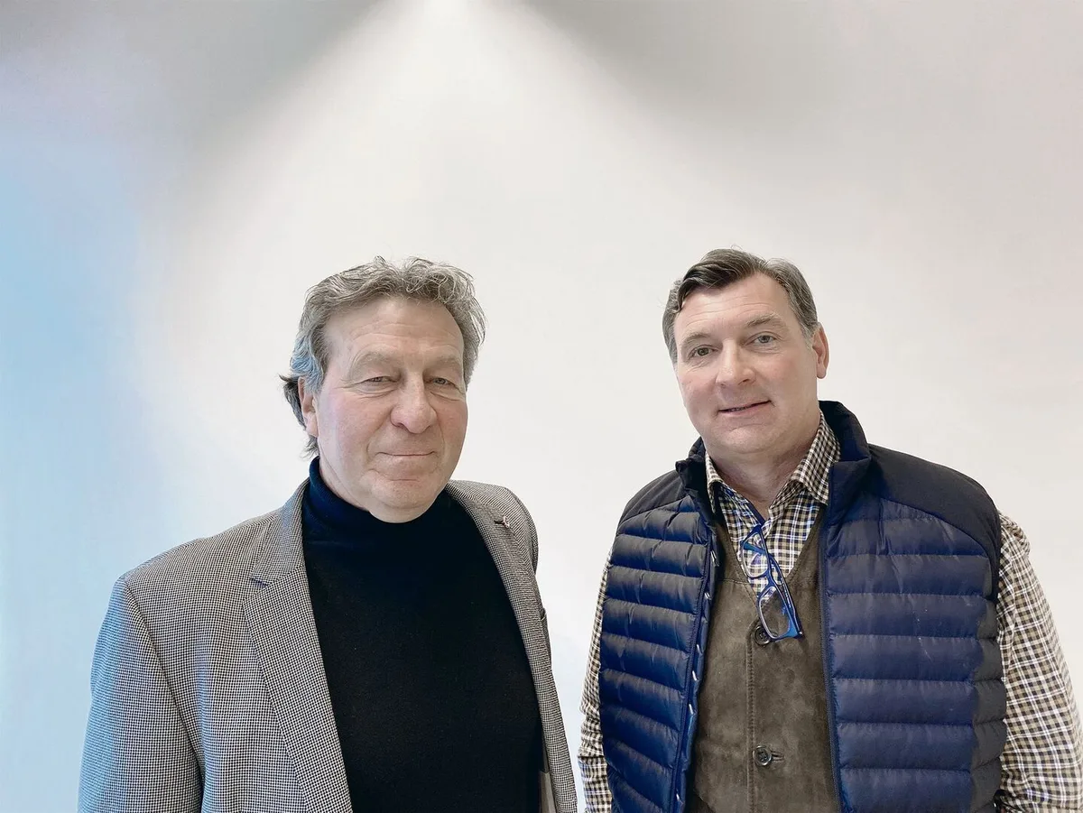 2c7b39044994ebd180c0ba02242c267e7ae2b16f86742b0816fdfb6b023df727 Andreas Stalder von IP-Suisse (links) und André Ackermann von Animalmed haben sich mit der BauernZeitung zum Gespräch getroffen.