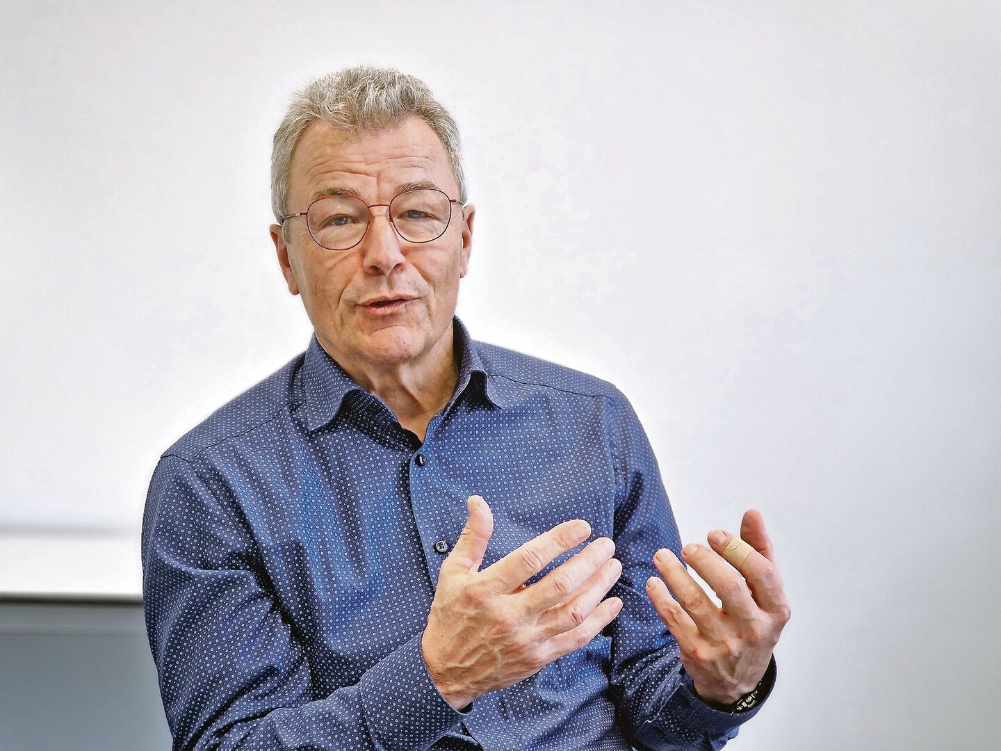 Nach 35 Jahren als Geschäftsführer von Mutterkuh Schweiz tritt Urs Vogt in die zweite Reihe und überlässt Daniel Flückiger die Führung.