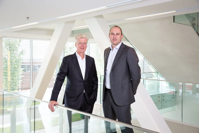 d9f8777b044dbf40d7ddf28d44db27de722c9b5f Alexander van der Lely (links) wird Vorsitzender des Aufsichtsrates, André van Troost wird zum neuen CEO. (Bild zVg)