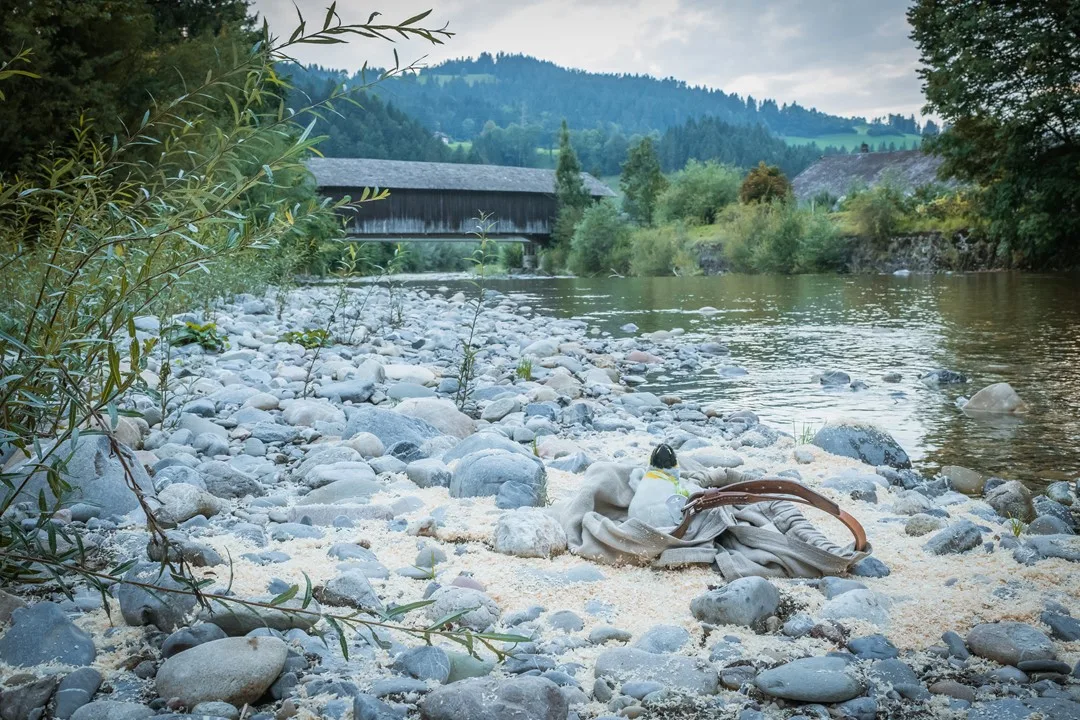 1a7d0c3d08e4be59f12d976bf20b4b2358b063e6 Das Logo und der Leitspruch des Emmentalischen Schwingfests 2021 «Über d' Brügg zum Fescht... syt wiukomme liebi Gescht!» bleiben unverändert. (Bild Emmentalisches Schwingfest)