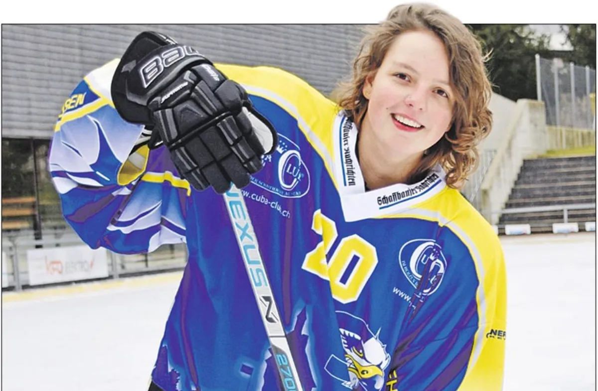 1eafb73abb99149ebba5082cba1ae587d83b4e80 Nele Tummer hofft, mit dem Frauenteam des Eishockey Club Schafhausen wieder in die C-Liga aufsteigen zu können. (Bild jba)