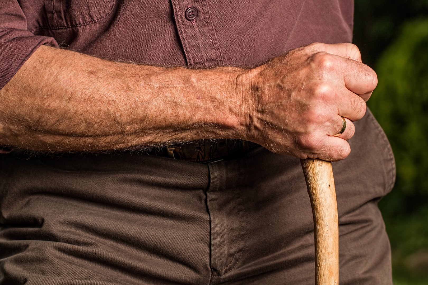 Was ist bei einem gestaffelten Bezug der Altersleistungen aus der Pensionskasse zu beachten?