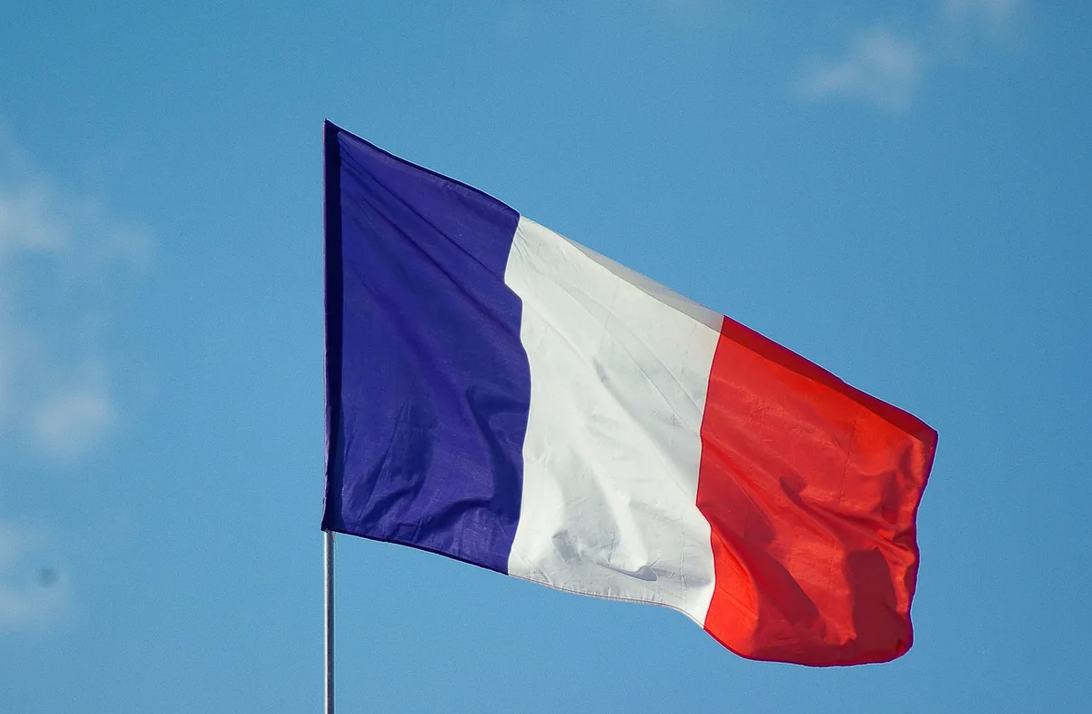 French_Flag Heimlich den Preis erhöht? Jetzt kommt der «Sticker»