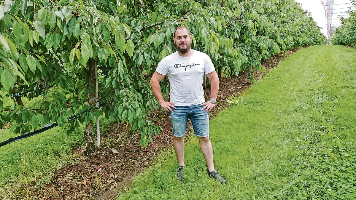 Ivan Aregger freut sich auf die bevorstehenden Herausforderungen während seiner Ausbildung zum Agrotechniker HF. (Bild BVA)