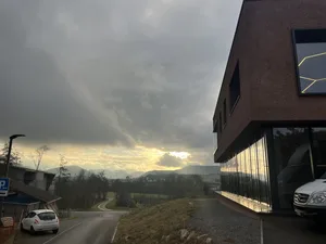 Sonnenuntergang am FiBL in Frick: Doch nicht für die Fleischproduzenten, die genau hinschauen. Gibt man sich bei der Triage der Tiere auf dem Hof Mühe, schöpft man das volle Vermarktungspotenzial aus.