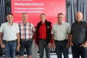 Sie orientierten über die Wolfsproblematik aus Sicht der Bündner Landwirtschaft (v. l.): Thomas Roffler, Duosch Städler, Hans Ueli Wehrli, Hansandrea Marugg und Martin Renner.