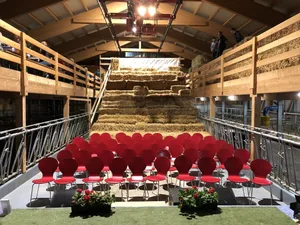 Spektakulär oder zumindest ungewöhnlich ist beim Hoftheater nicht nur das Geschehen auf der Bühne, sondern auch das Ambiente.