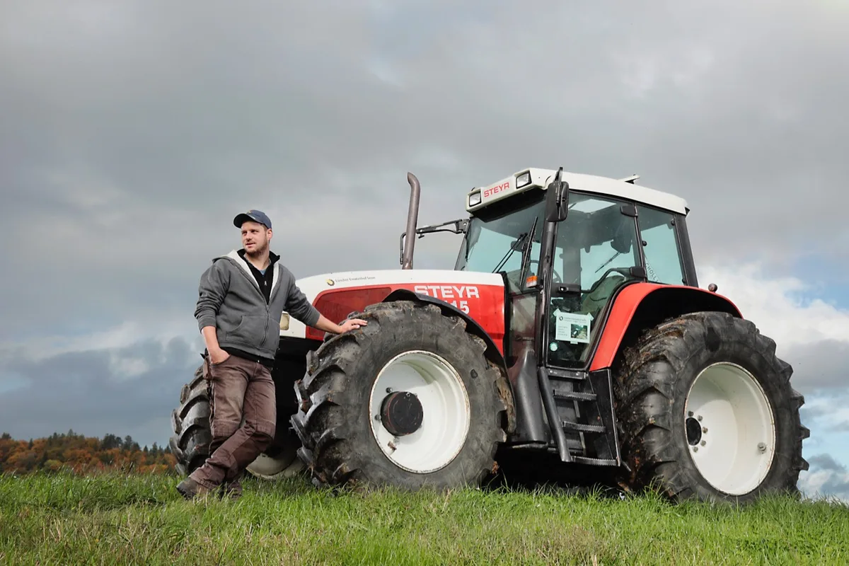 3c3f7f8828fd10c08c0a6741c7c7dc8f98f70a5f Adrian Lüschers Traumtraktor ist der Steyr 9115. Bild: Pia Neuenschwander