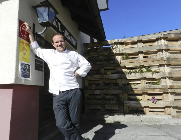 901889089b6fe258bbe9dceb887f71c3a6ce3b73 Das Restaurant Regina Montium hat einen Michelin-Stern sowie 15 Gault-Millau-Punkte. (Bild lid/mb)