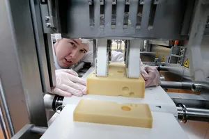 Neben dem Dauerbrenner Caffè Latte verkaufte sich auch der Kaltbach-Käse im vergangenen Jahr sehr gut. (Bild Emmi)