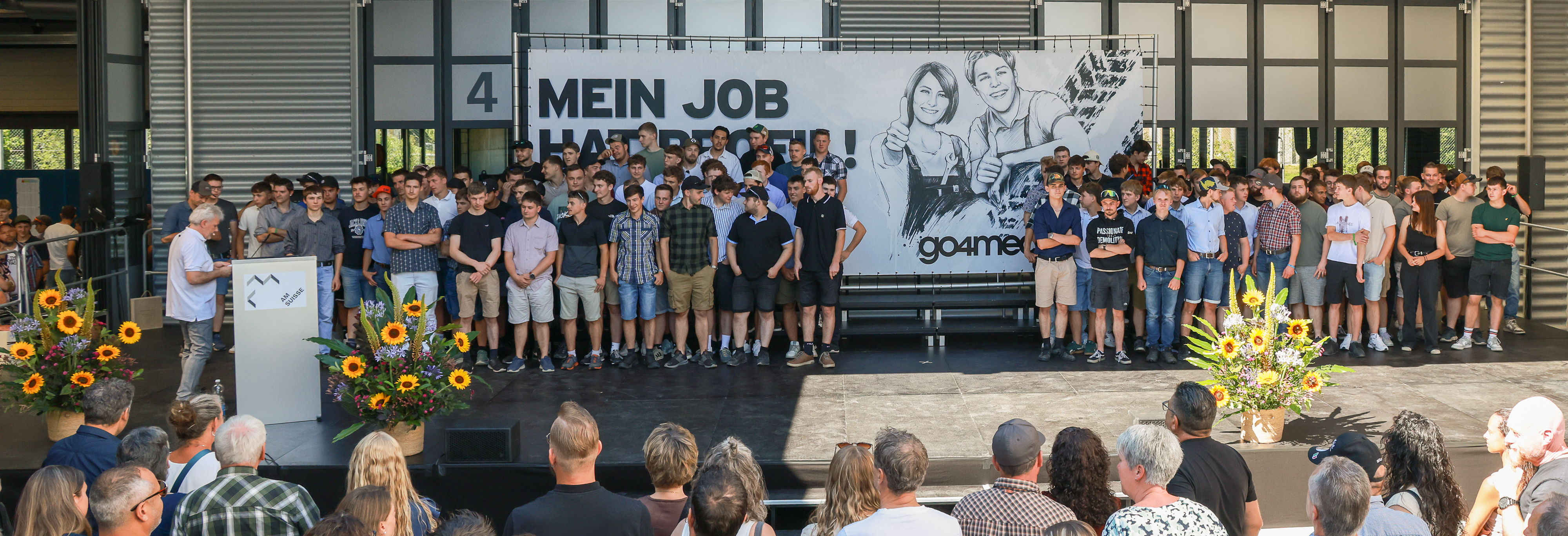 Die neuen Baumaschinen- und Landmaschinenmechaniker besuchten zusammen eine Klasse und haben daher auch gemeinsam ihren Abschluss gefeiert.