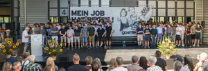 Die neuen Baumaschinen- und Landmaschinenmechaniker besuchten zusammen eine Klasse und haben daher auch gemeinsam ihren Abschluss gefeiert.