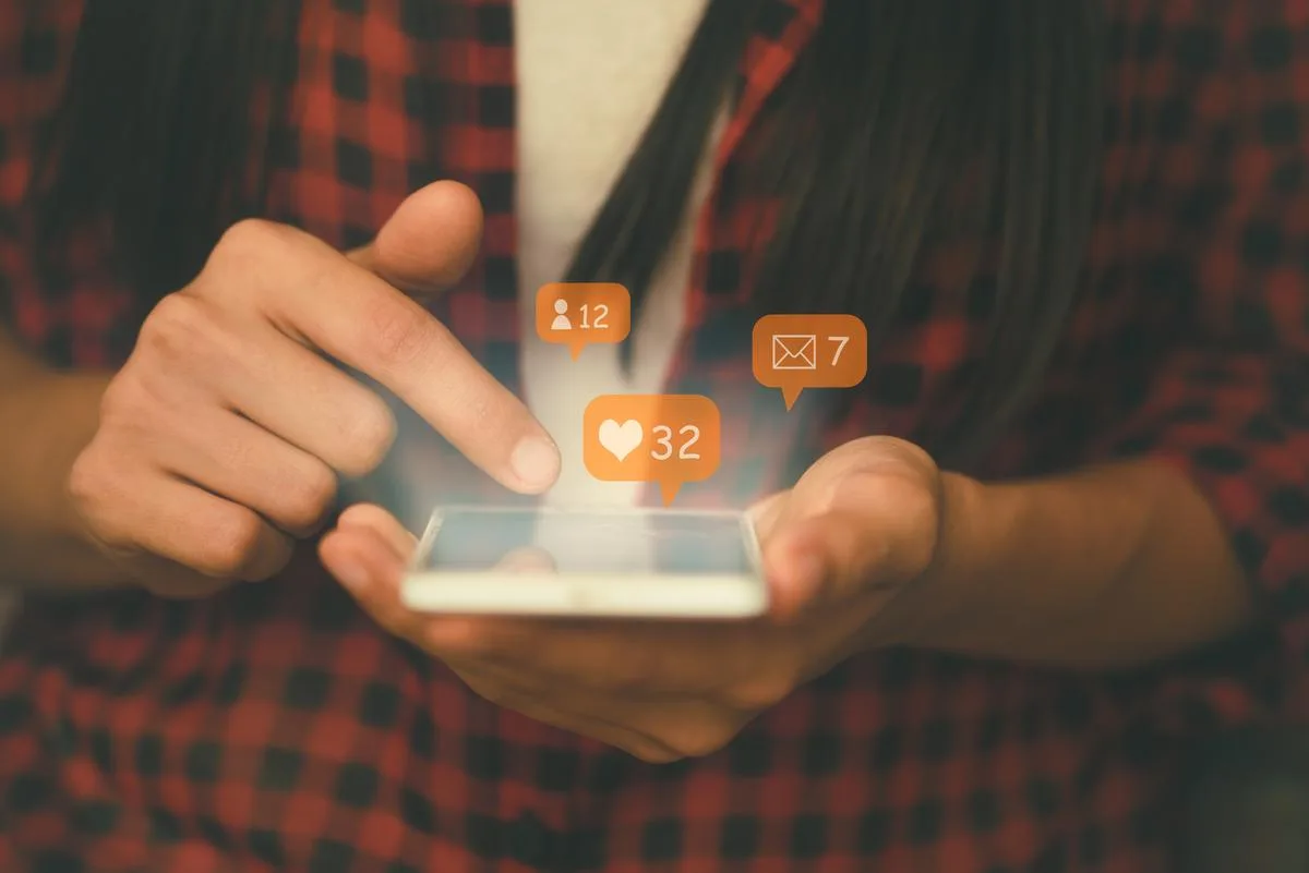 AdobeStock_193090898-1200px So vermarkten Sie Ihren Hof erfolgreich auf Social Media