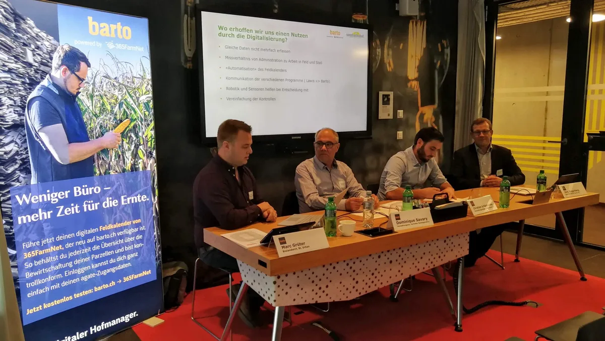 ff2122ae9a689d4e8dcb8934e368934f1bdea8da Landwirt Marc Grüter(r.) präsentiert seine Erwartungen an die Digitalisierung. (Bild sbu)
