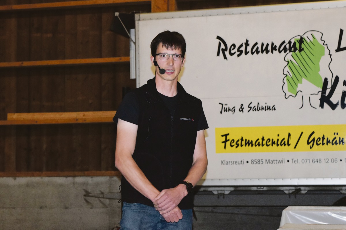 "Wir versprechen uns von dieser Technologie mehr Zuchtfortschritt." Andreas Fleisch, Swissgenetics, zuständiger Tierarzt für Embryotransfer in Ins BE. (Bilder sgi)