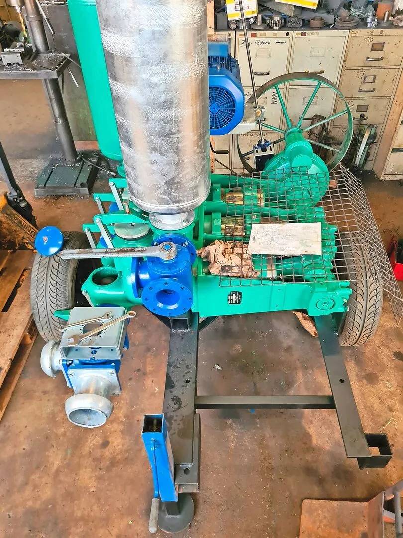 Bei der Kolbenpumpe wird die Gülle angesaugt und ausgestossen.