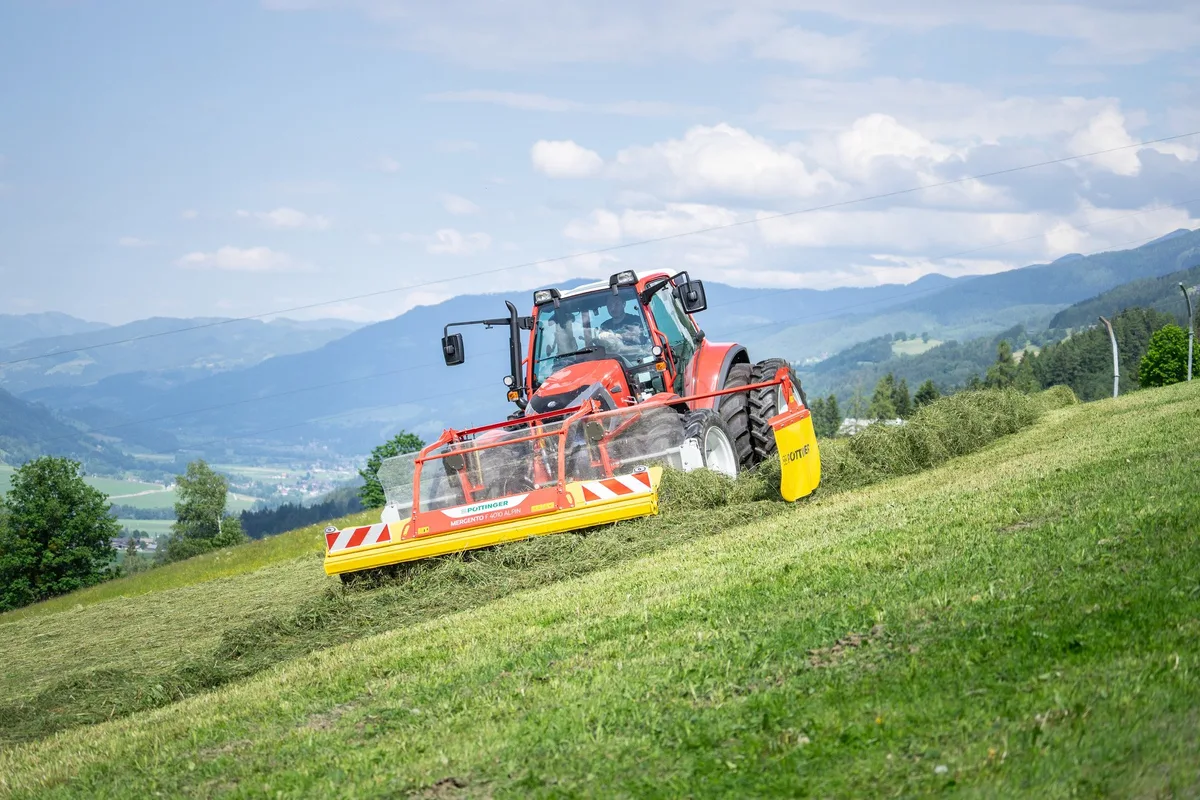 Pöttinger stellt neue Maschinen für die Berglandwirtschaft vor