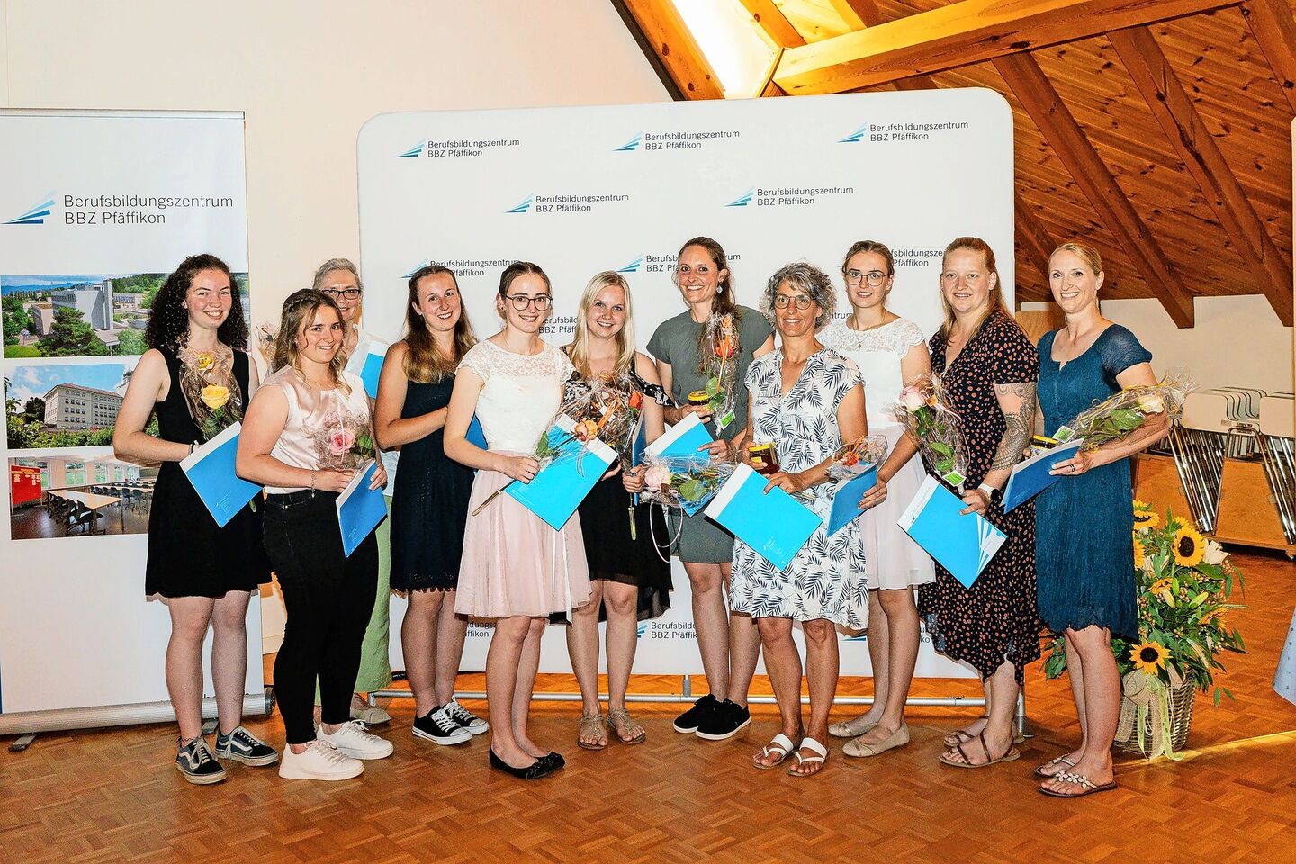Die diesjährigen Absolventinnen der Bäuerlich-Hauswirtschaftlichen Fachschule am BBZ Pfäffikon.