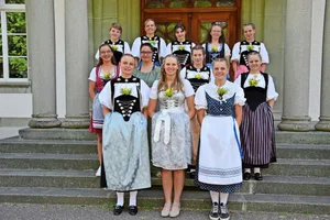 In einer berührenden Feier schlossen die zwölf Absolventinnen am Mittwoch ihr Bildungsjahr Hauswirtschaft am Waldhof ab.