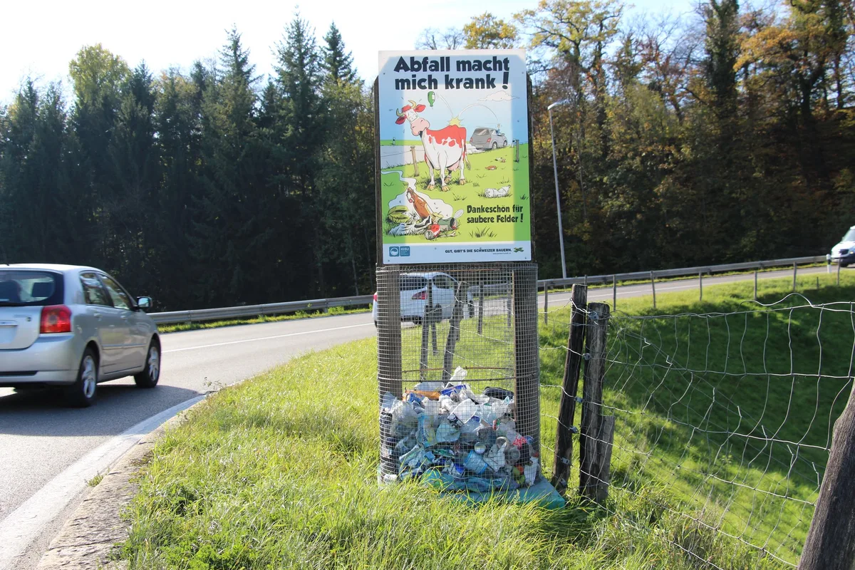 67b816f454c0a72b69f3a04271b77ce21ab0709b Die Littering-Kampagne des SBV soll Passanten dazu anhalten, Abfall ordnungsgemäss zu entsorgen. (Bild: SBV)