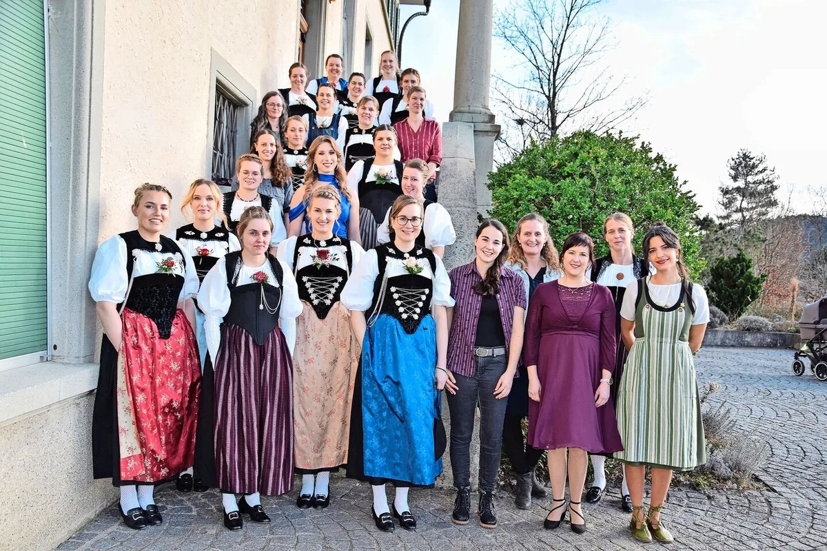 a0f908ea47c8f93d33483c65b7ae5c99ce27aea483d864f411bf798b9086b11c Zahlreiche Frauen aus dem ganzen Kanton Bern reisten an, um ihre Fachausweise entgegenzunehmen.