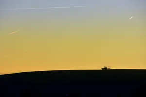 Welche Betriebe haben Zukunft und für welche geht die Sonne unter? Die Berechtigung zum Erhalt von Direktzahlungen ist ein wichtiger Faktor.