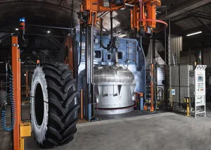 In solchen Formen werden die Vredestein-Traktorreifen «gebacken». Die grössten Traxion Optimall-Reifen mit 2,30 Meter Durchmesser wiegen 500 Kilogramm.