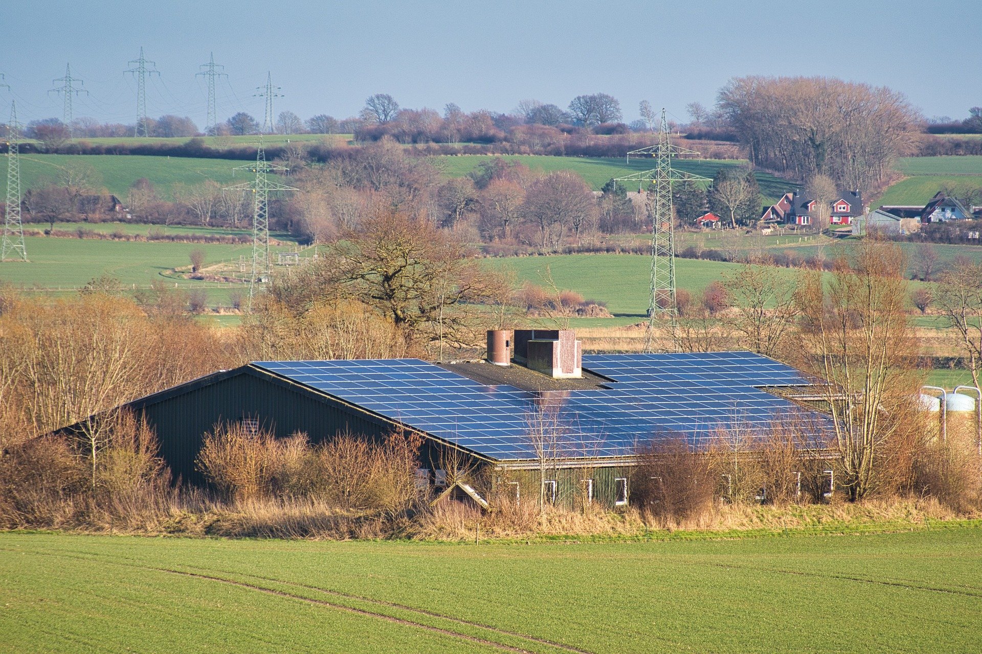 Dachflächen für Solarstrom nutzen, statt sich «am Boden zu vergreifen»