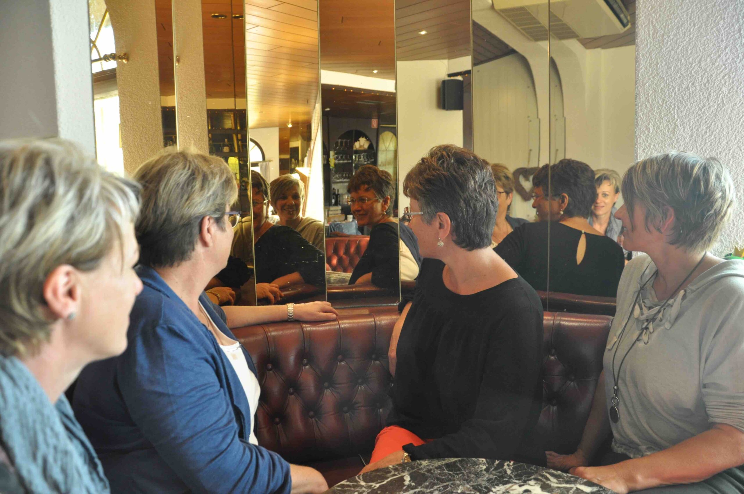 Helene Reicherter, Regula Sturzenegger, Esther Grässli und Esther Stricker nutzen ihre soziale Fachkompetenz für einen Kurs für Bäuerinnen. (Bild nb)
