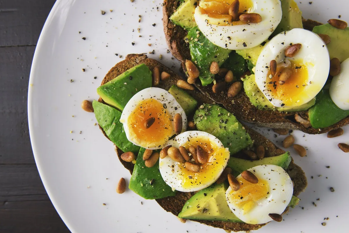 pexels-foodie-factor-566566 Proteine in der täglichen Ernährung – worauf kommt es wirklich an?
